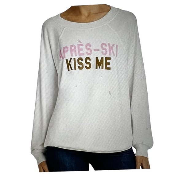 Wildfox Tops - NWT WILDFOX Apres-Ski Kiss Me White Long Sleeve Sweatshirt Size Medium